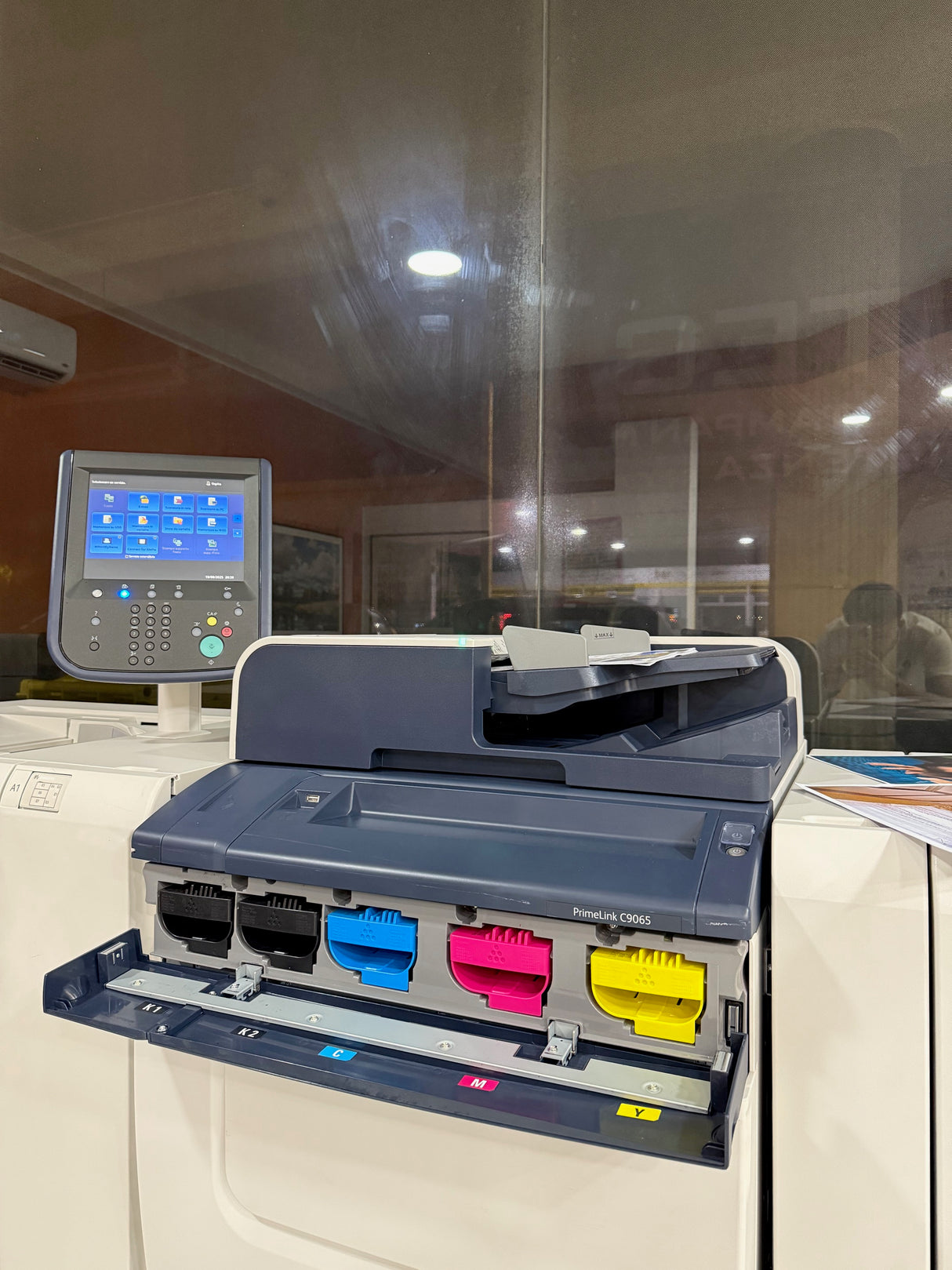 Stampante da Produzione - Xerox® PrimeLink™ C9065 + Cassettone OHCF + Finisher Booklet