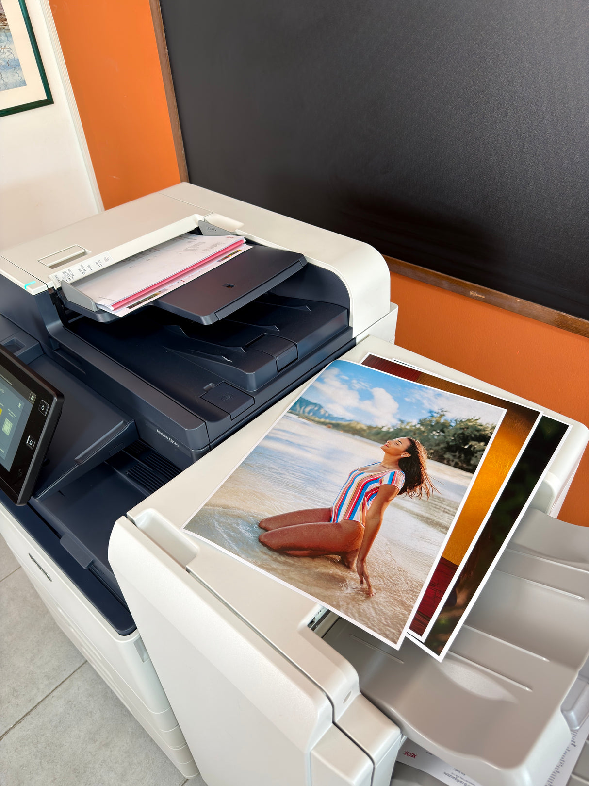 Xerox® AltaLink™ C8130 + Stazione di Finitura Libretto Business Ready