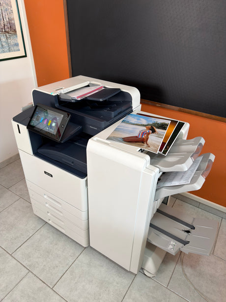 Xerox® AltaLink™ C8130 + Stazione di Finitura Libretto Business Ready